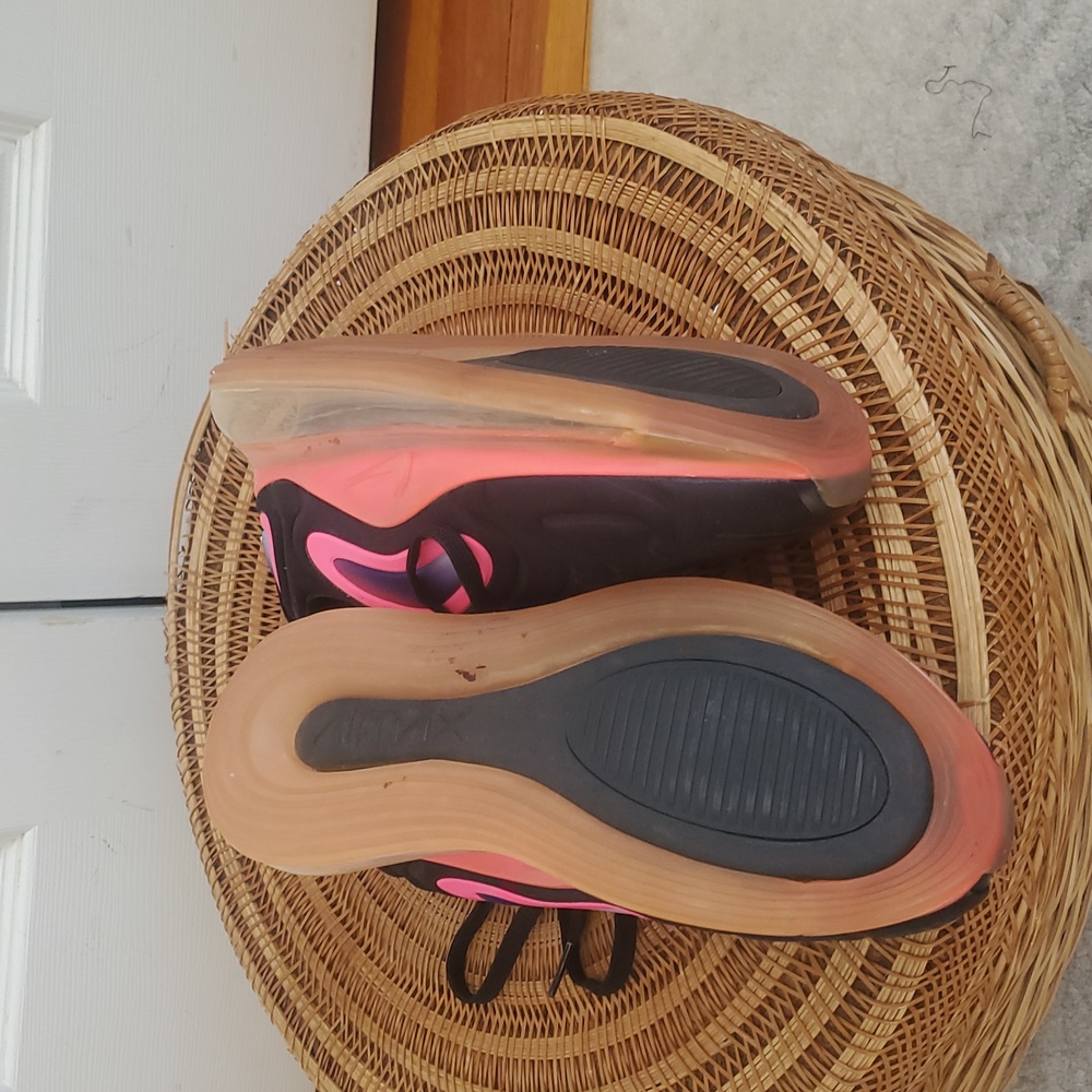 Nike Youth Airmax 720 Pink And Black Rise Athletic Sneakers - Picture 5 of 10